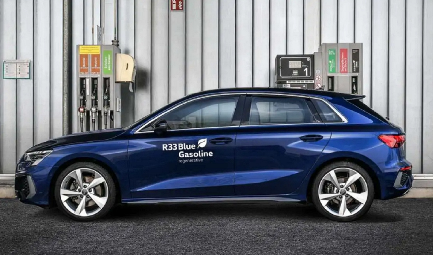 Audi phát triển xăng sinh học R33 Blue Gasoline để giảm lượng khí thải