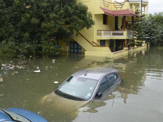 Công nghiệp ô tô Ấn Độ gián đoạn vì mưa lớn