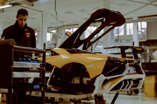 Nhà máy sản xuất Lamborghini 12