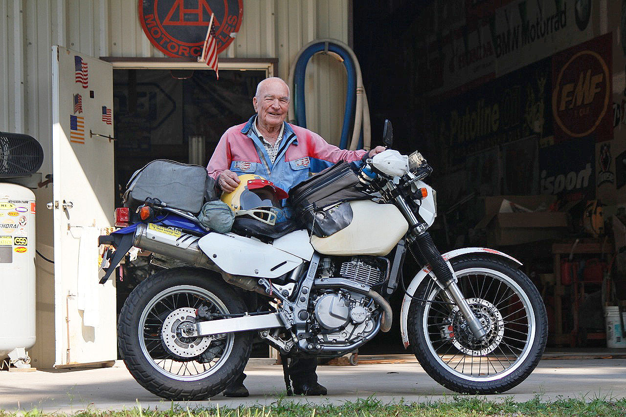 Biker già và “ngựa chiến” Suzuki DR650