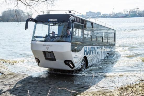 Xe bus lội nước đầu tiên tại Đức