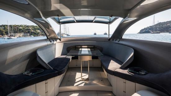 Hãng xe Mercedes “khoe” thiết kế nội thất du thuyền và máy bay 8