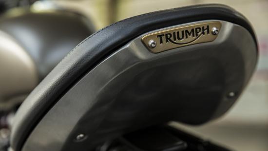 Xe Triumph Bonneville Bobber 2017  10