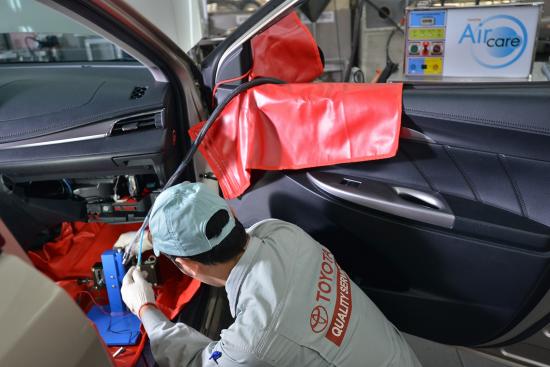 Hãng xe Toyota triển khai dịch vụ vệ sinh giàn lạnh điều hòa 7