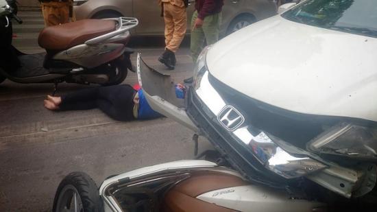 Xe Honda City gây tai nạn liên hoàn 3