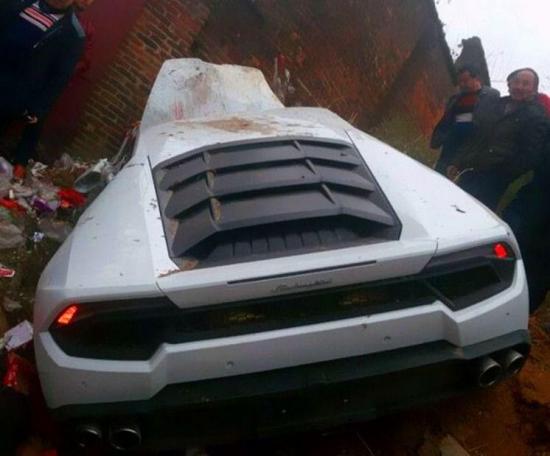 Siêu xe Lamborghini Huracan LP610-4 gặp tai nạn 4
