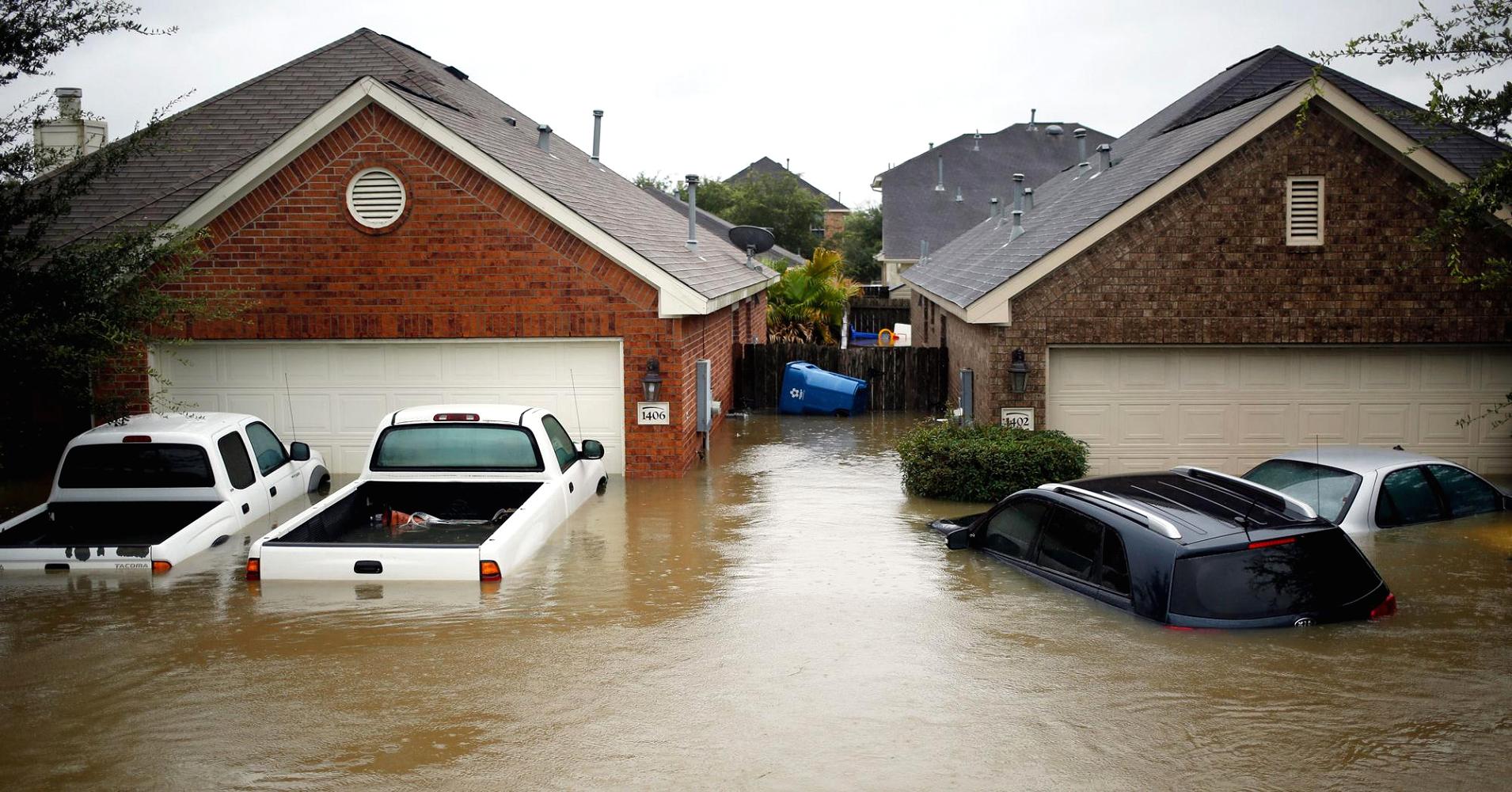 500.000 xe ôtô nguy cơ thành sắt vụn vì siêu bão Harvey