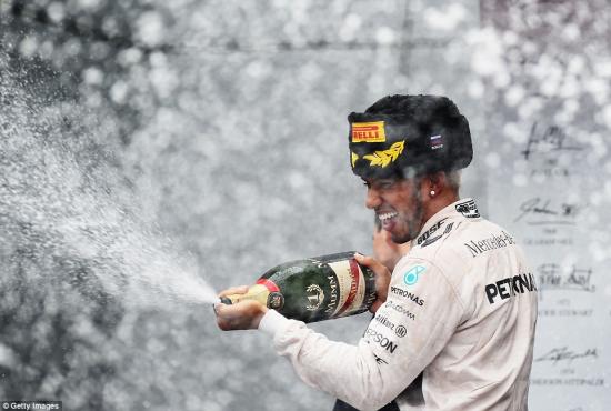 Mercedes-AMG vô địch F1 2015 16