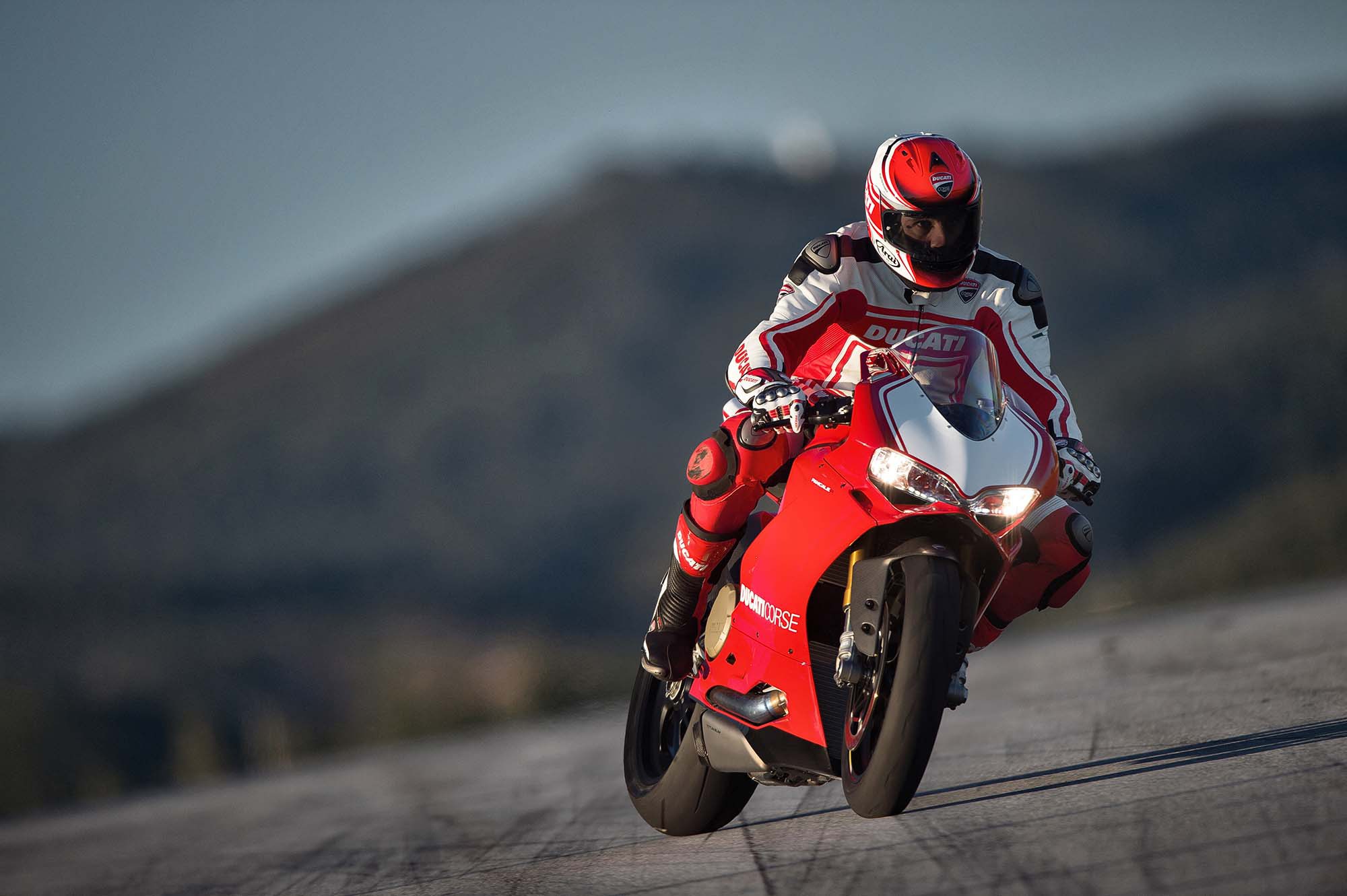 Xe Ducati bán nhiều kỷ lục trong năm 2015