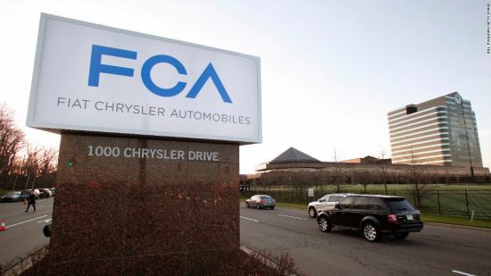 Hãng xe Fiat Chrysler bị phạt nặng vì chậm cảnh báo rủi ro