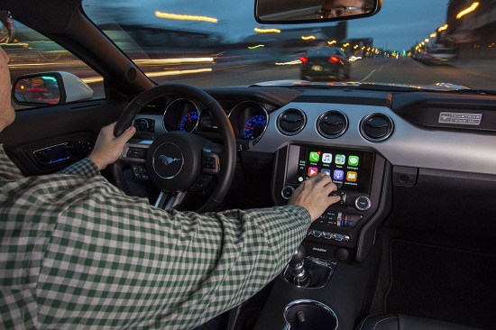 Ford bắt tay với CarPlay và Android Auto