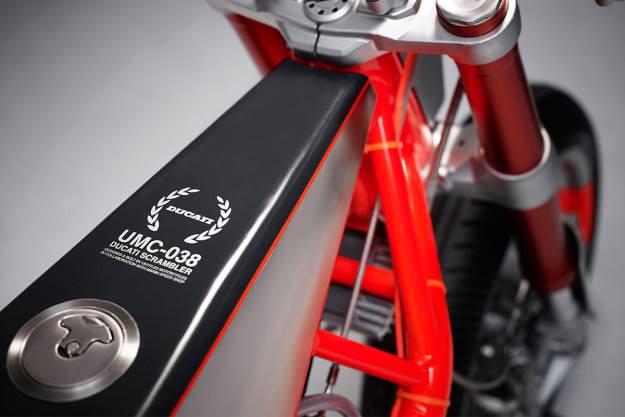 Xe độ Ducati siêu tối giản 14