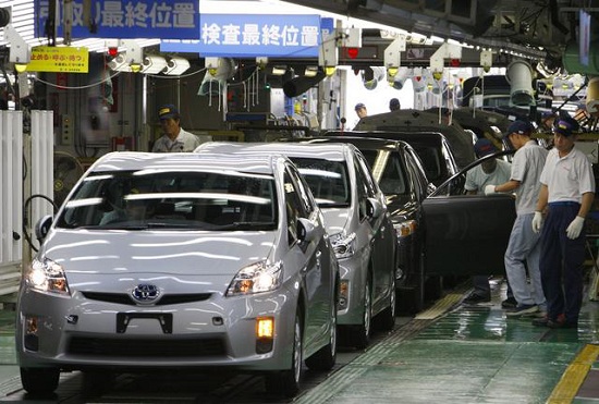 Đồng yên tăng giá làm sụt giảm lợi nhuận của các hãng xe Nhật