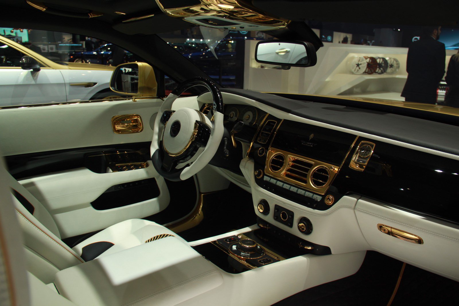 Rolls-Royce mạ vàng 20