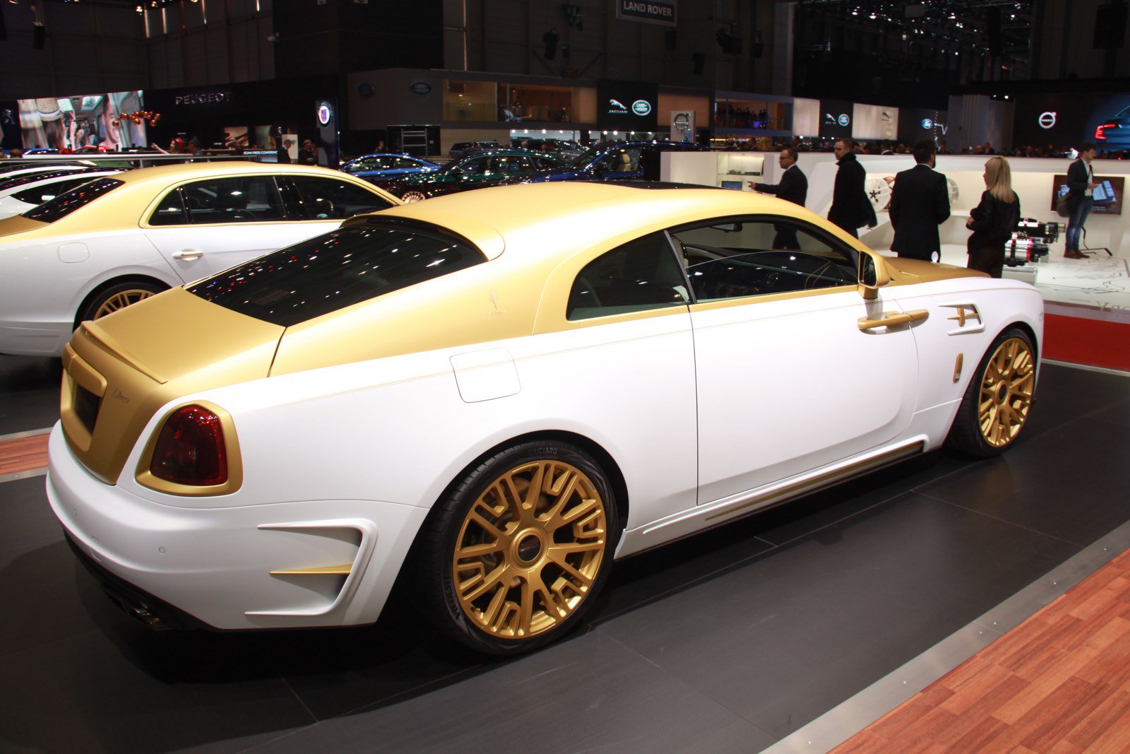 Rolls-Royce mạ vàng 18