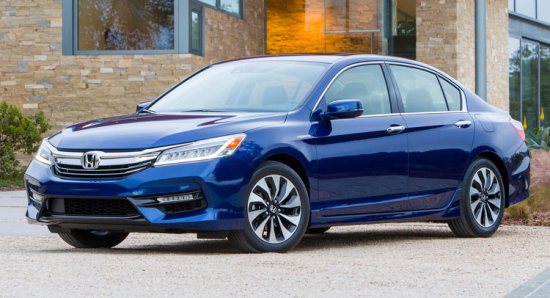 Giá xe Honda Accord Hybrid 2017 từ 29.605 USD với 3 phiên bản
