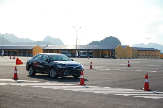 Toyota mang chương trình lái xe an toàn tới Hà Nam 2