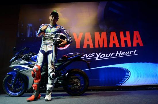 Jorge Lorenzo giới thiệu Yamaha YZF-R3-anh-4