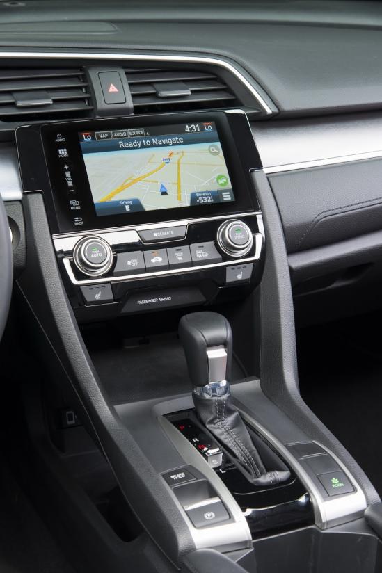 Civic 2016 được trang bị khá nhiều tính năng hiện đại 3