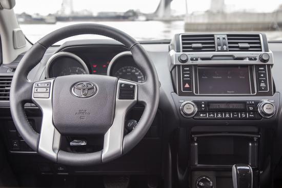 Toyota Land Cruiser Prado 2015 có giá chính thức là 2,192 tỷ đồng 5