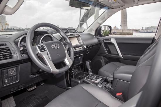 Toyota Land Cruiser Prado 2015 có giá chính thức là 2,192 tỷ đồng 3