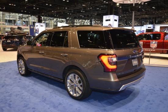 Ảnh thức tế SUV “Full-Size” Ford Expedition 2018 vừa ra mắt