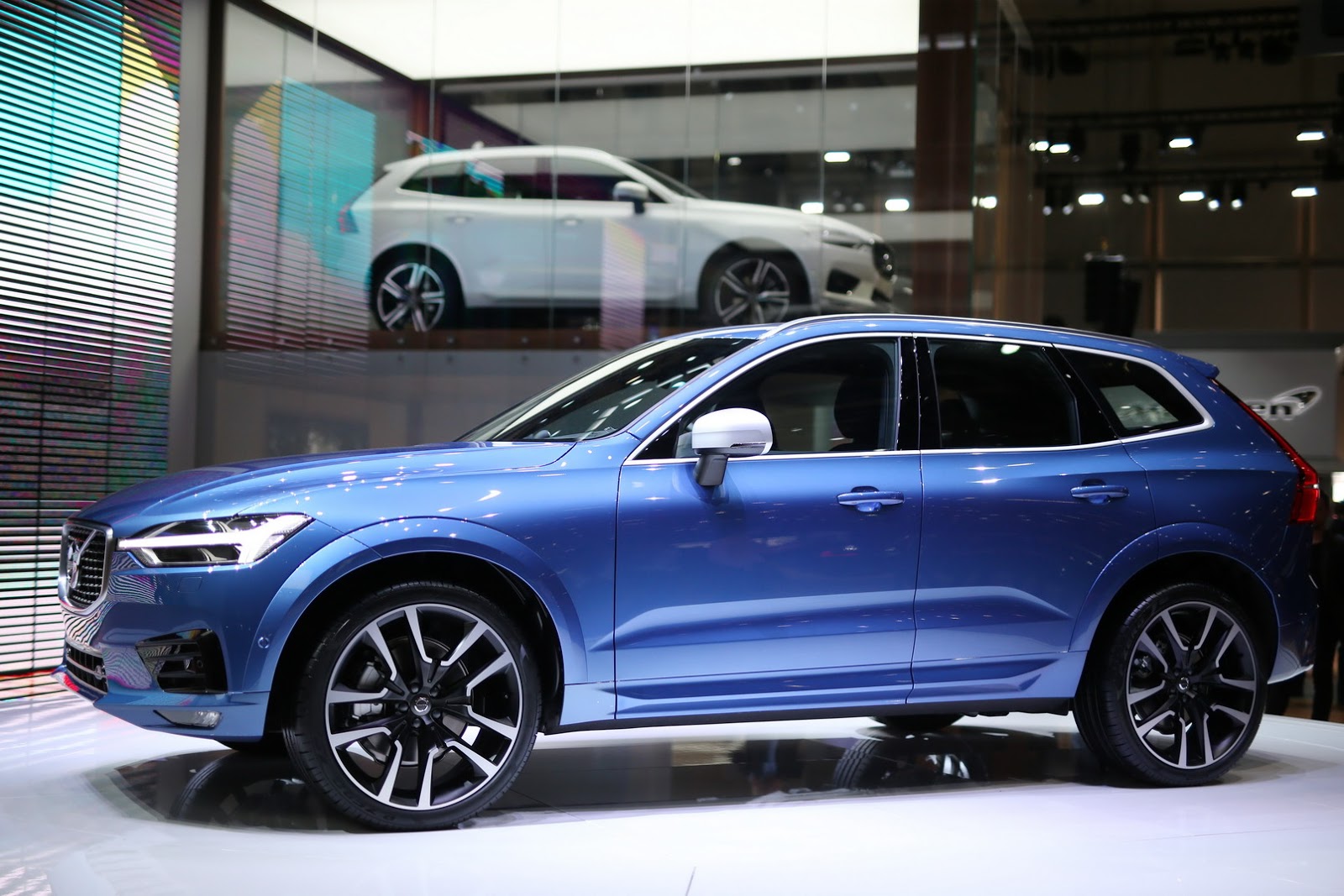 Volvo chính thức ra mắt XC60 hoàn toàn mới