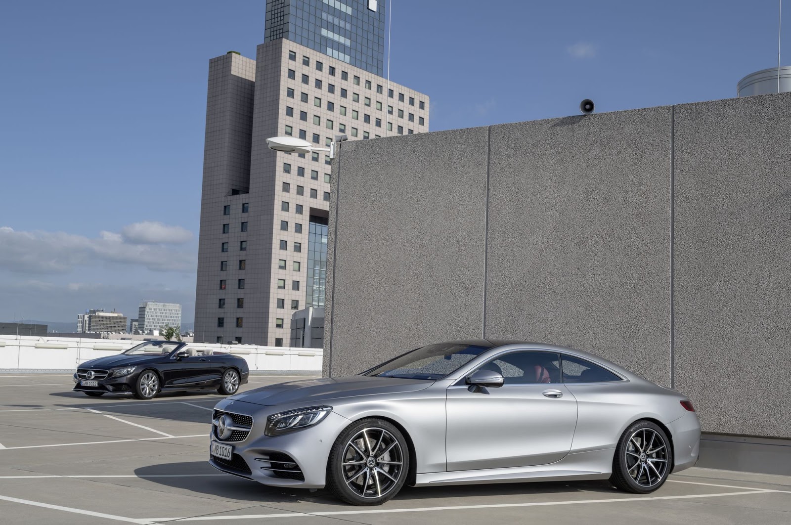 Mercedes-Benz giới thiệu phiên bản nâng cấp S-Class Coupe và Cabriolet
