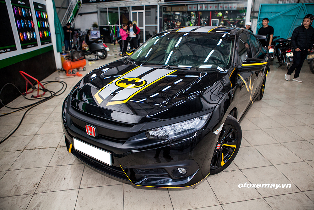 Honda Civic Turbo độ ngầu kiểu "Batman - Người dơi" tại Hà Nội