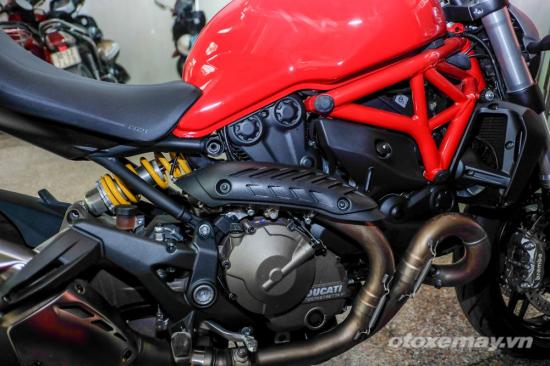 Ducati-Monster-821-a4