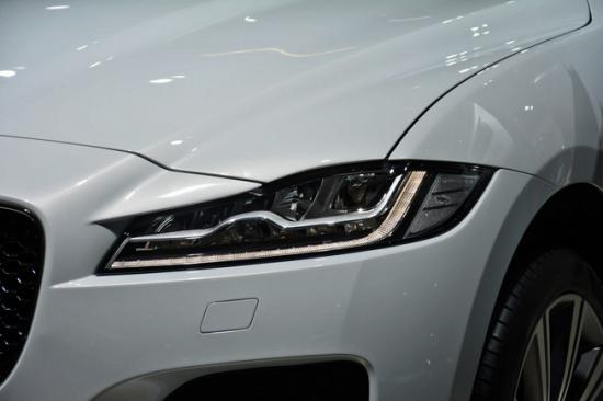 IAA 2015: Jaguar F-Pace nhiều tuỳ chọn động cơ có giá từ 42.000 USD_anh14