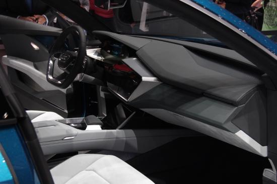 IAA 2015: Audi thách thức Tesla bằng E-tron Quattro đầy sắc sảo7