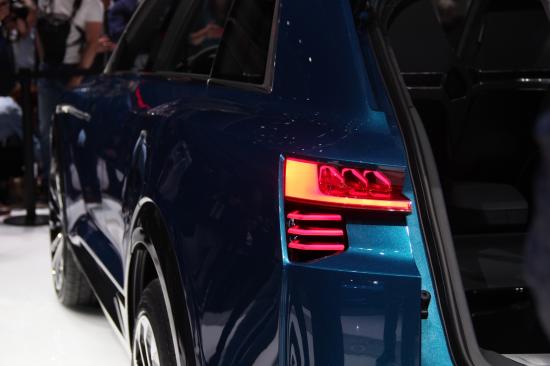 IAA 2015: Audi thách thức Tesla bằng E-tron Quattro đầy sắc sảo9