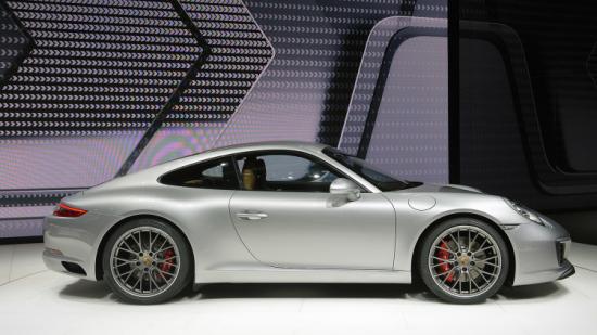 IAA 2015: Porsche 911 Carrera mới mạnh mẽ và tiêu thụ nhiên liệu tiết kiệm hơn 14