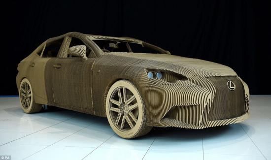 Xe Lexus làm từ… bìa cát tông 4