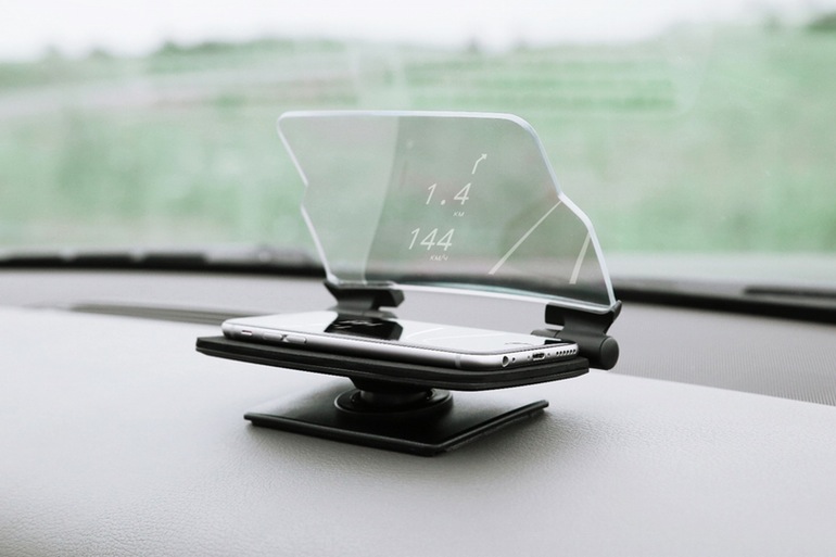 An toàn hơn với Smartphone trình chiếu trên kính lái ôtô 4