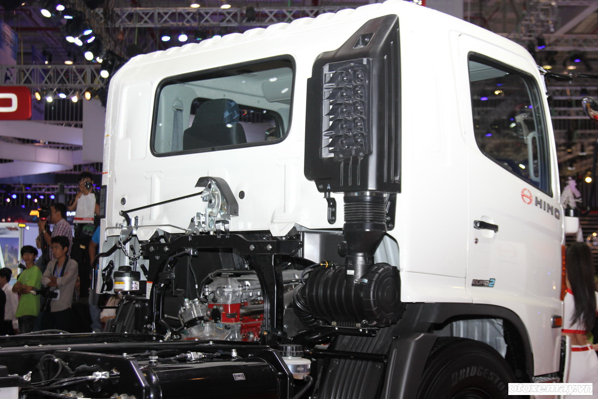 VMS 2015: Những mẫu xe tải hầm hố của Hino-4