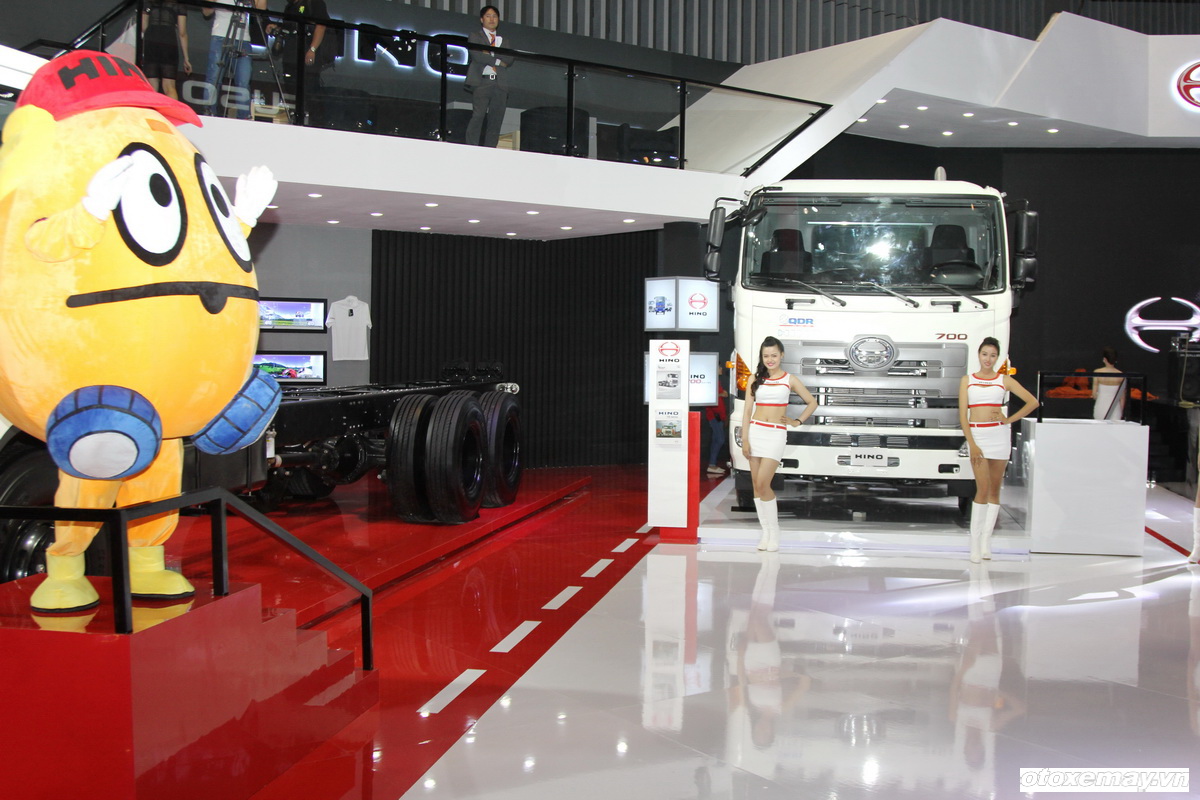 VMS 2015: Những mẫu xe tải hầm hố của Hino-5