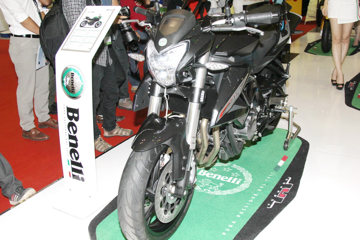 Mua Yamaha R3, Kawasaki Ninja 300 hay thêm 30 triệu đồng rước Benelli BN600i ABS?_3