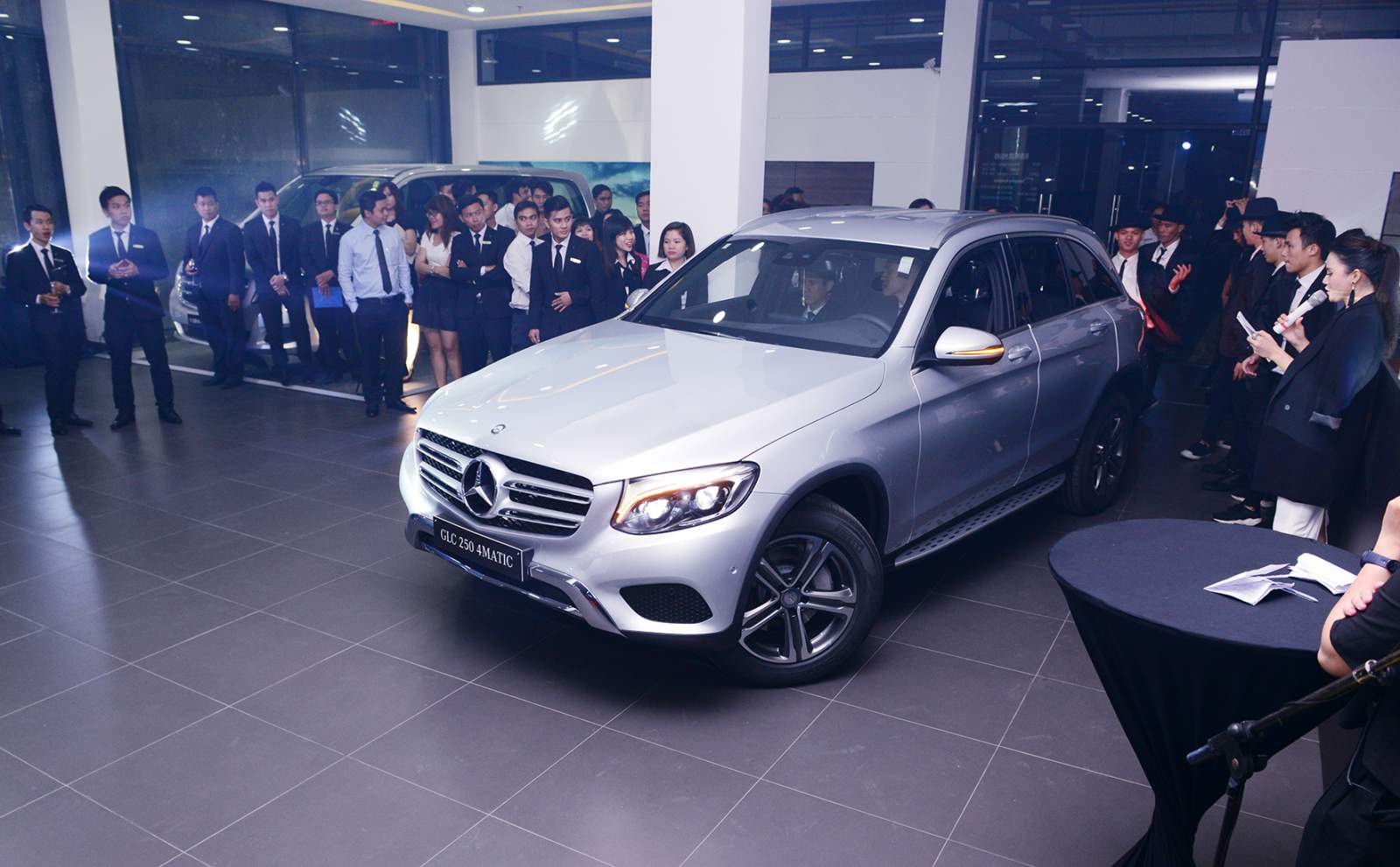 Haxaco ra mắt showroom Mercedes-Benz phong cách mới tại Sài Gòn_4