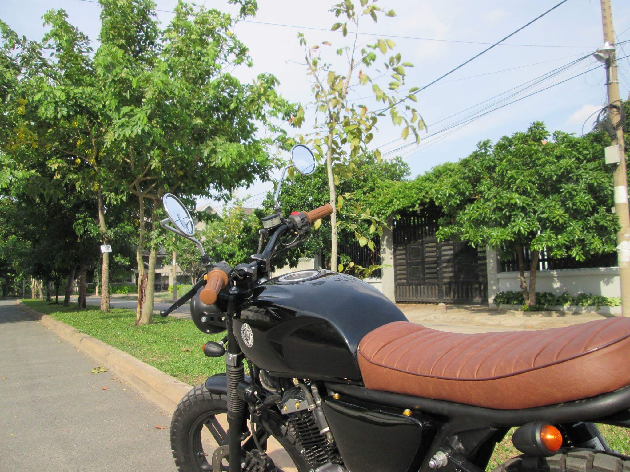 Thú vị nakedbike Suzuki EN 150 độ Tracker tại Sài Gòn_8