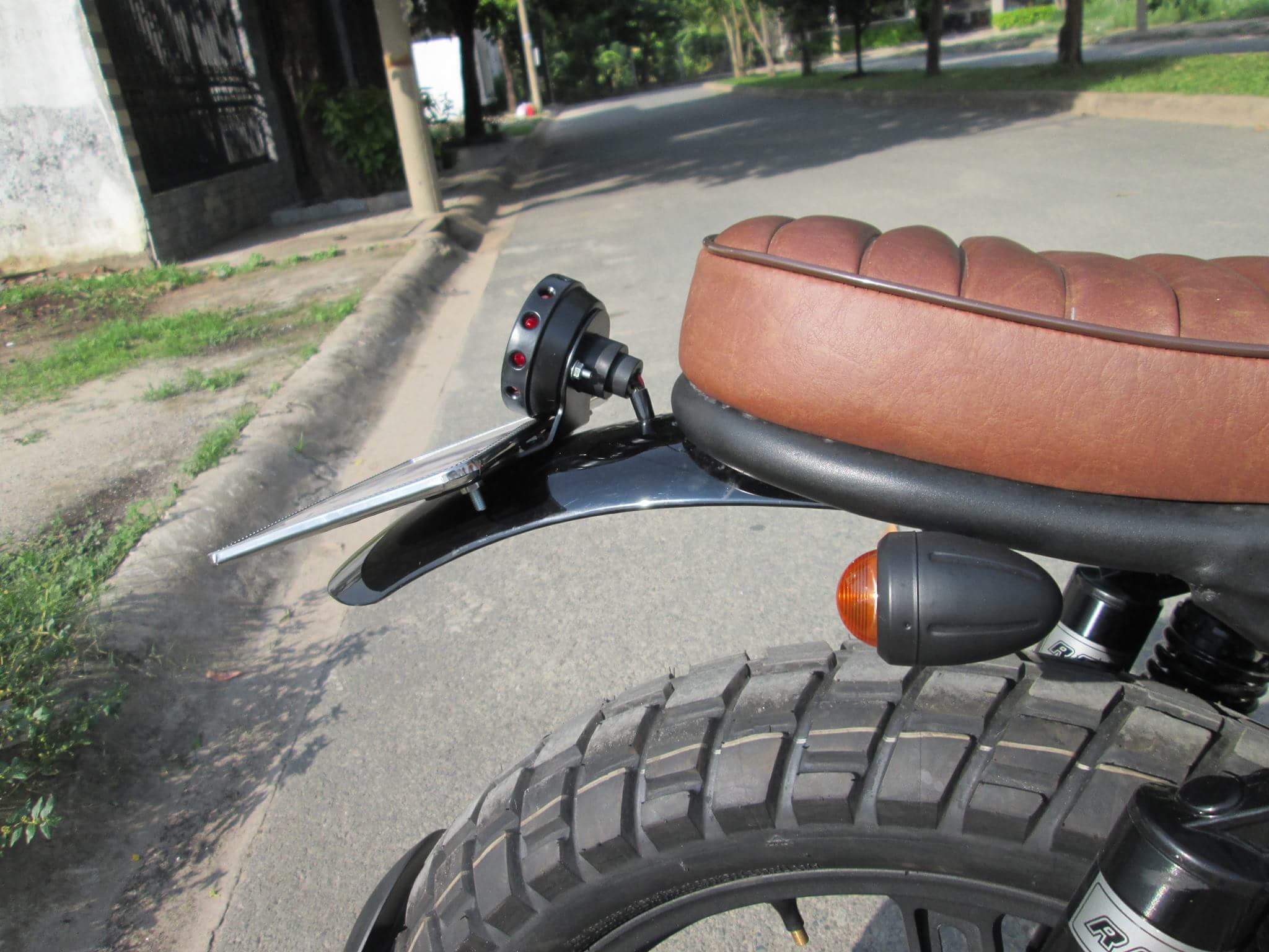 Thú vị nakedbike Suzuki EN 150 độ Tracker tại Sài Gòn_13