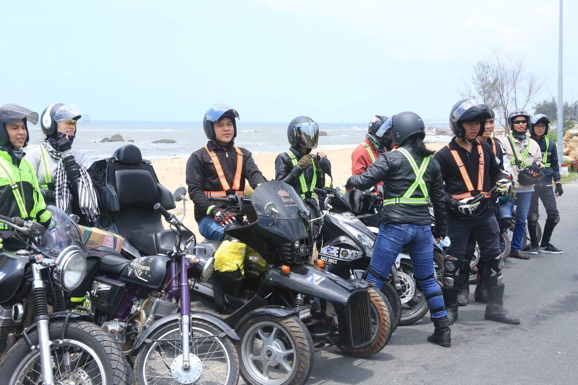 Biker Sài Gòn lập nhóm chuyên nghiệp cứu hộ dân phượt_9