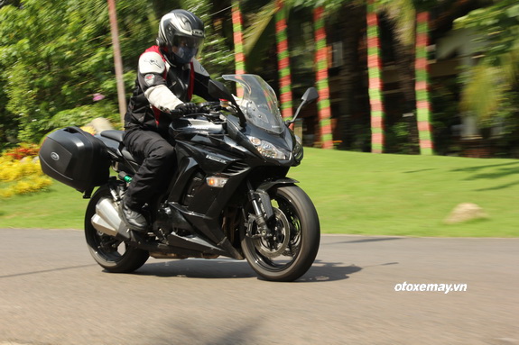 Lái thử bộ sưu tập mô tô Kawasaki cuối tuần tại Sài Gòn_1