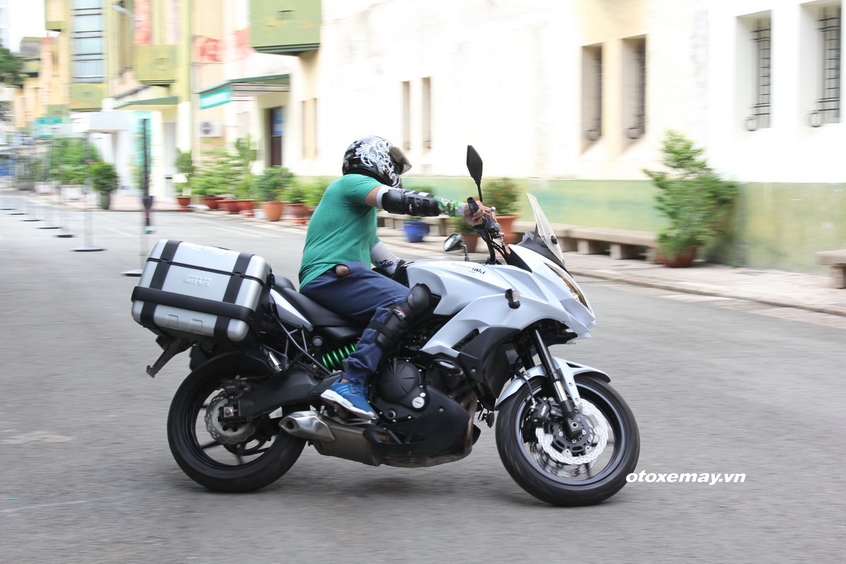 Huấn luyện kỹ năng an toàn trong buổi lái thử mô tô Kawasaki giữa Sài Gòn_11