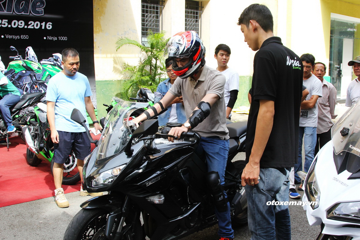 Huấn luyện kỹ năng an toàn trong buổi lái thử mô tô Kawasaki giữa Sài Gòn_6
