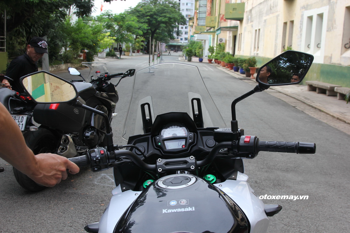 Huấn luyện kỹ năng an toàn trong buổi lái thử mô tô Kawasaki giữa Sài Gòn_17