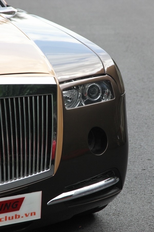 Ấn tượng với xe Chrysler nâng cấp thành Rolls-Royce tại Sài Gòn_3