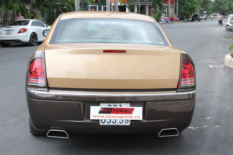 Ấn tượng với xe Chrysler nâng cấp thành Rolls-Royce tại Sài Gòn_21