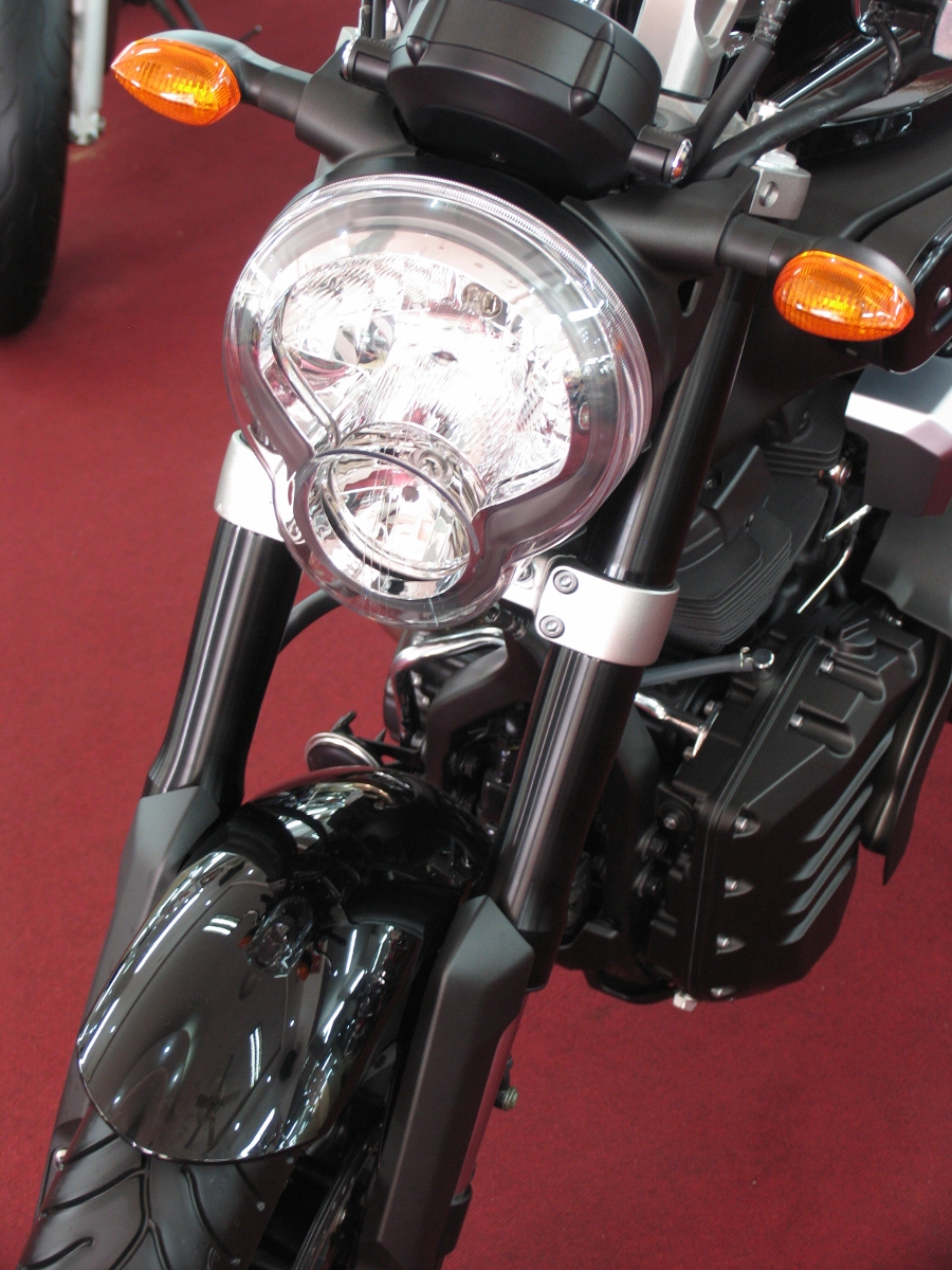 Chiêm ngưỡng một đại diện chuẩn mực dòng nakedbike - Yamaha MT-01_4